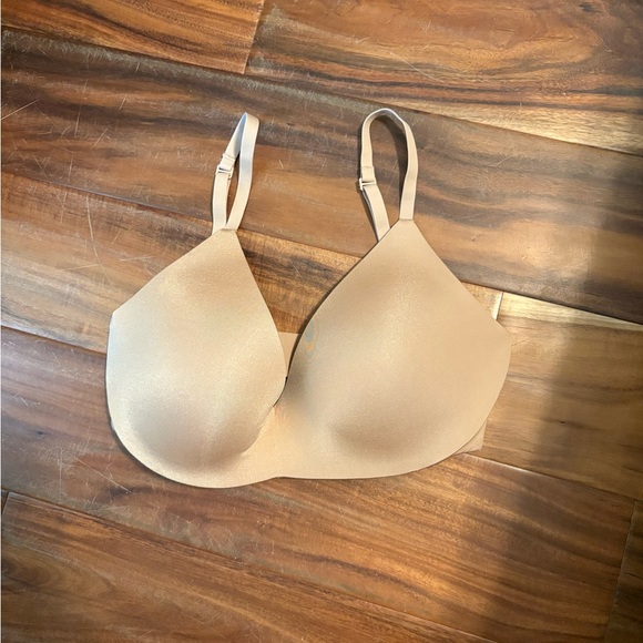 Skims Seamless Nude wireless push Bra size 32 DD - Picture 1 of 5